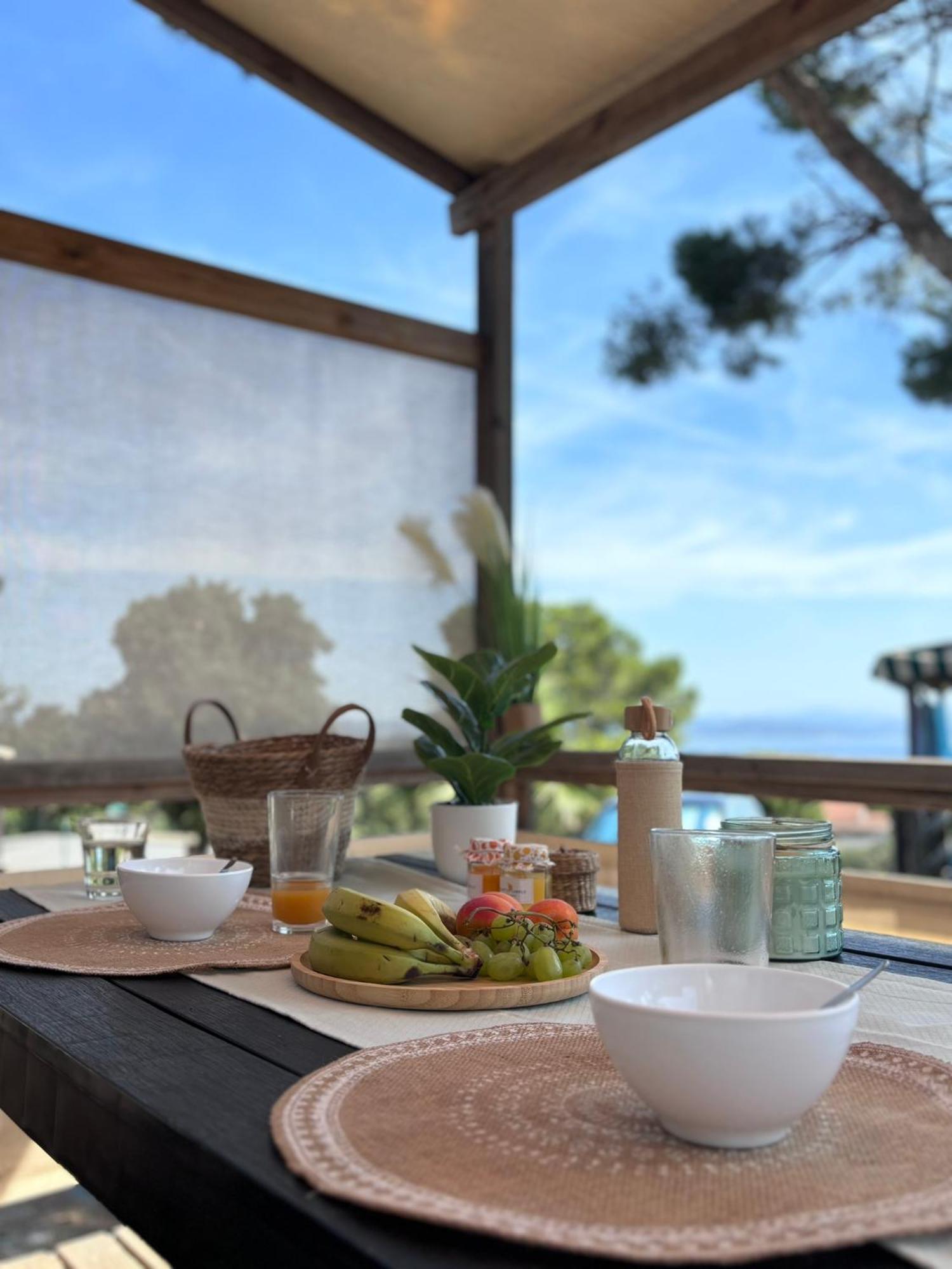 Camping Le Mediterranee Hyères Exteriör bild