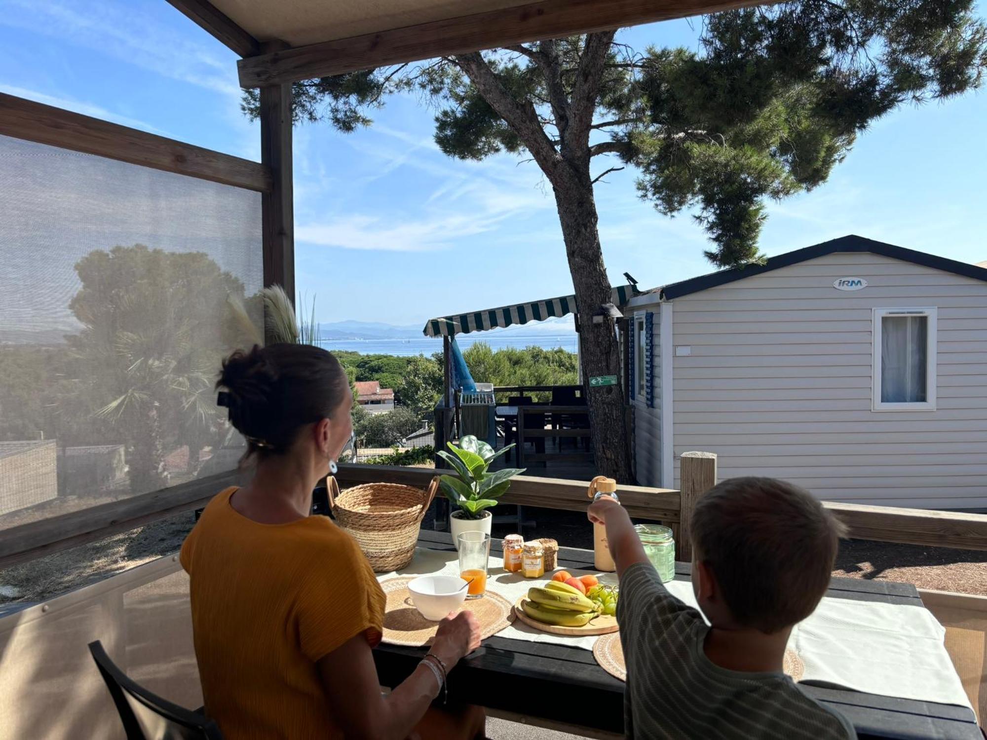 Camping Le Mediterranee Hyères Exteriör bild